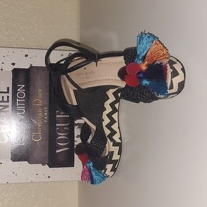 Kate Spade Delancey wedge, sz 7.5, black and white zig zag, w/colorf…